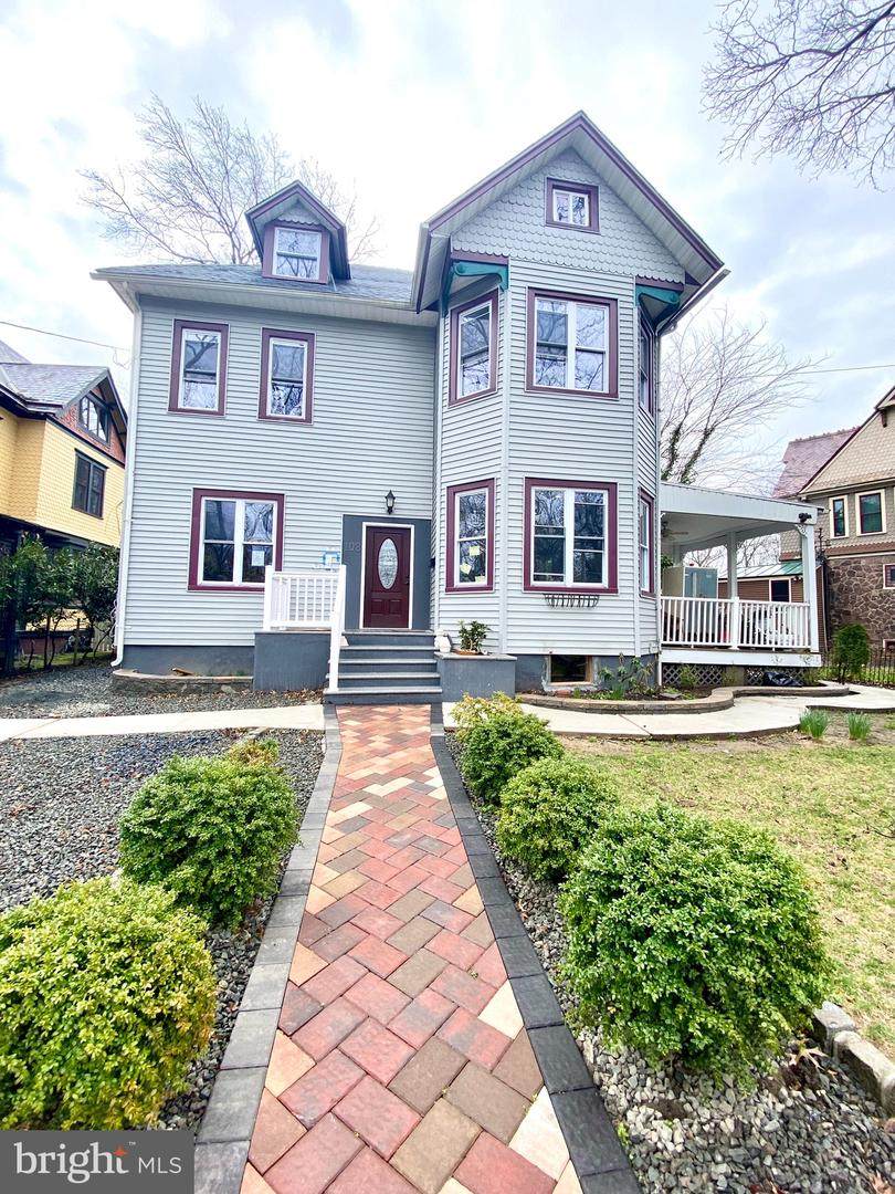 108 Walnut Avenue - Photo 1