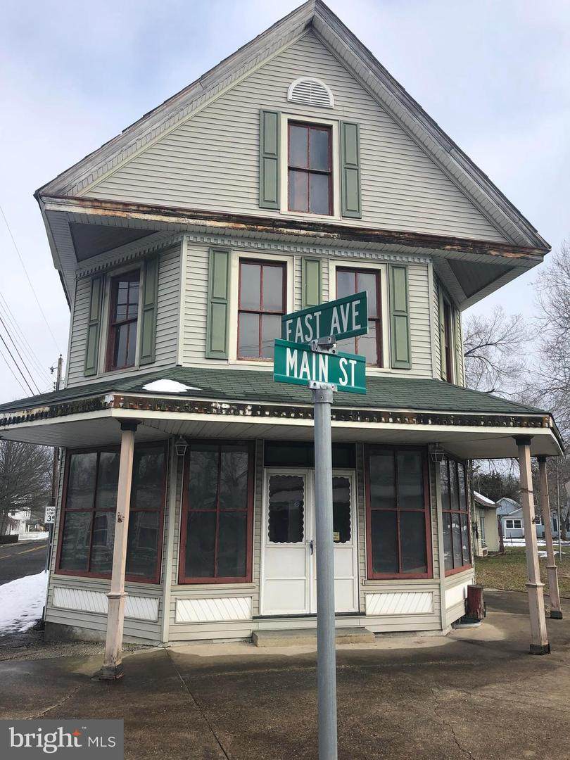 939 Main Street - Photo 1