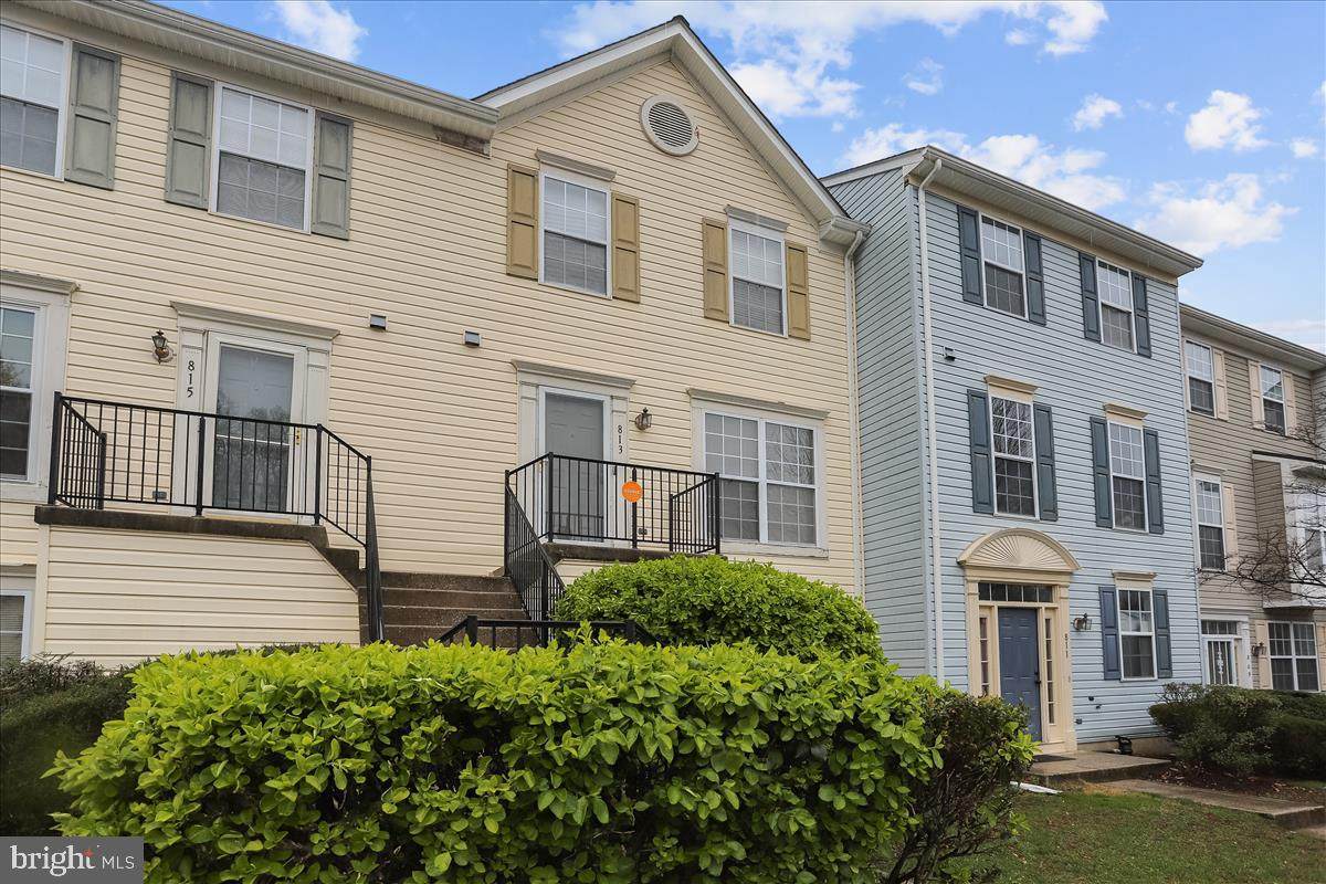 813 English Chestnut Court - Photo 1
