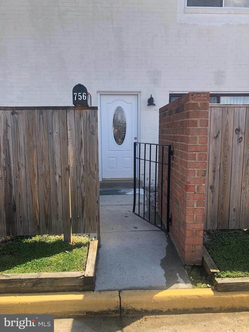756 Jackson Street - Photo 1