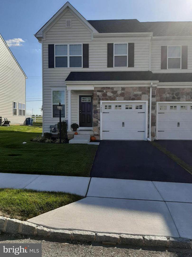 405 Sweet Bay Lane - Photo 1