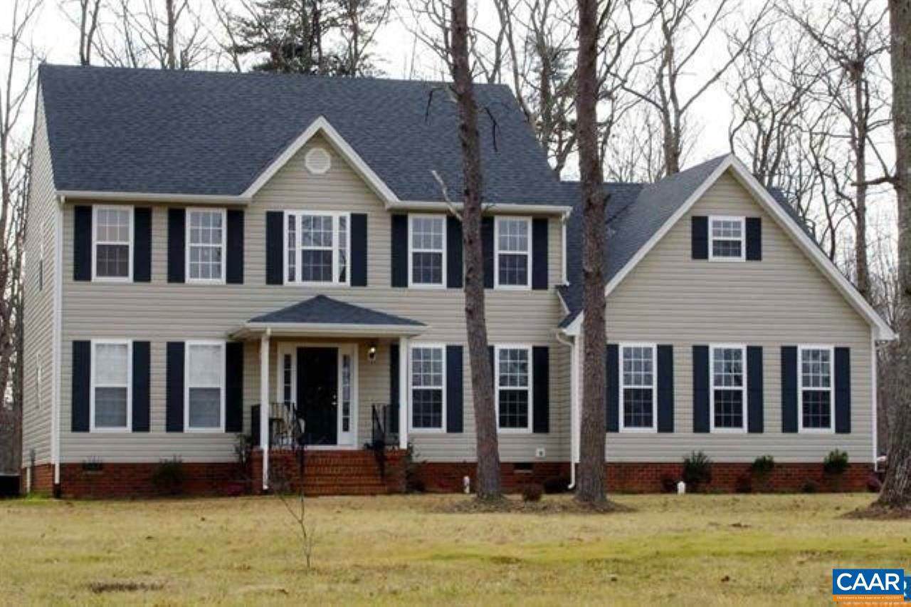 215 Pine Crest Dr - Photo 1