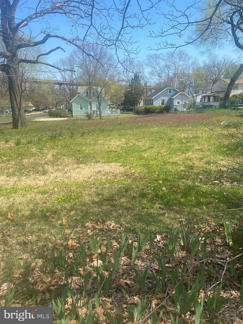 206 Morgan Avenue - Photo 1