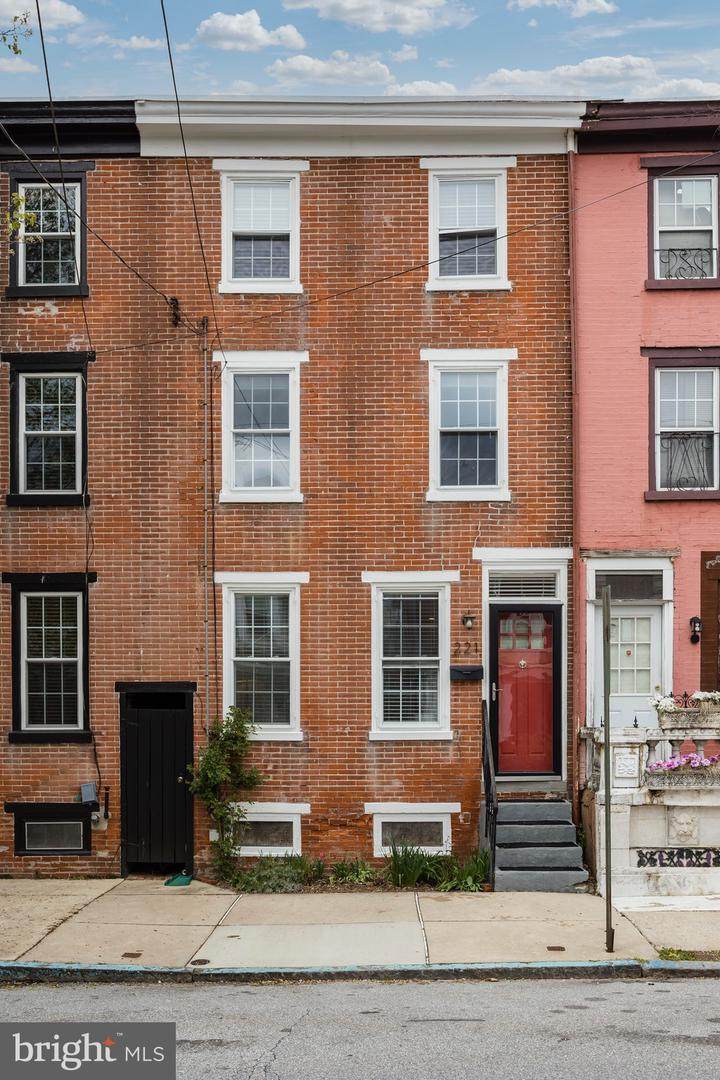 221 Biddle Street - Photo 1
