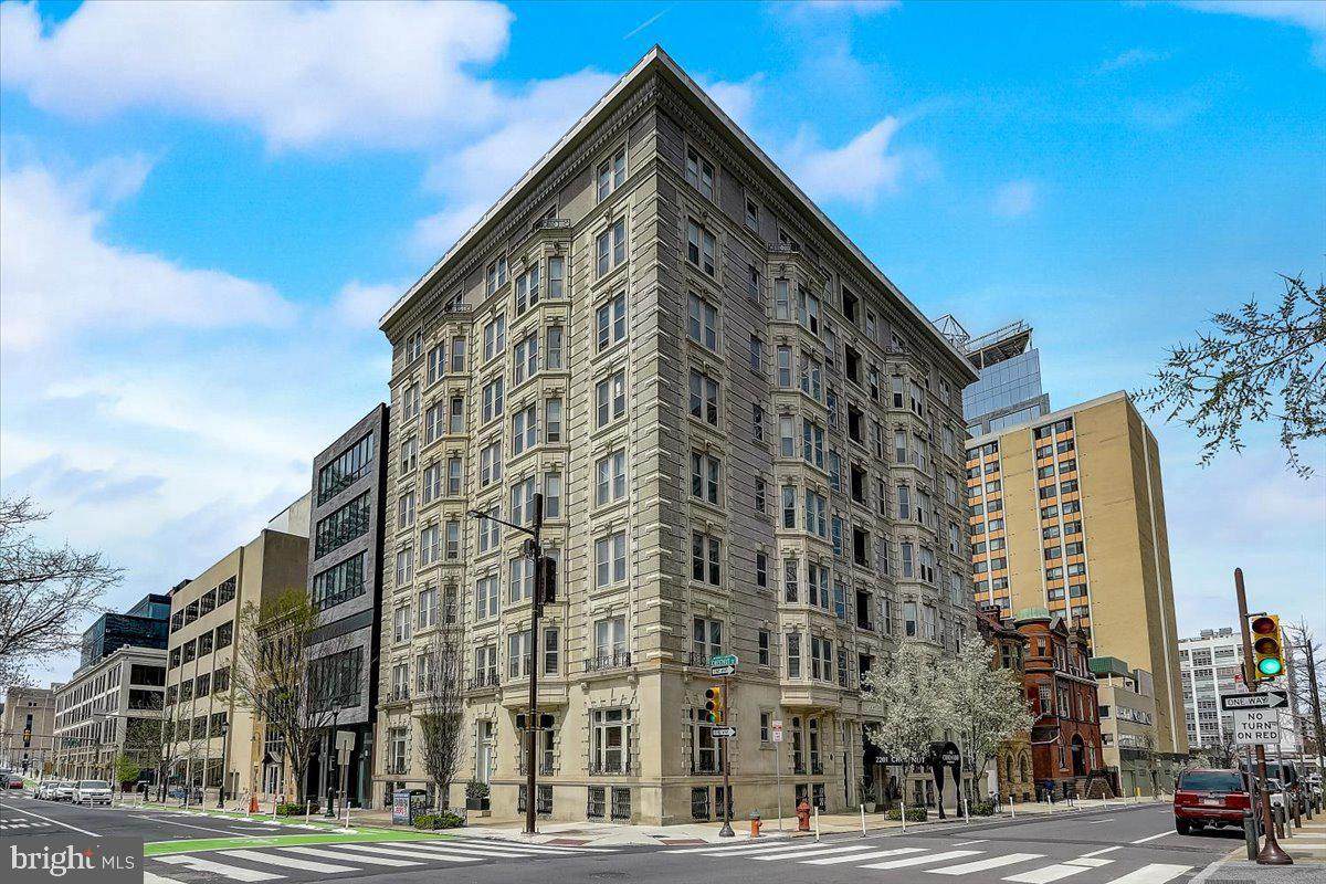2201 Chestnut Street - Photo 1