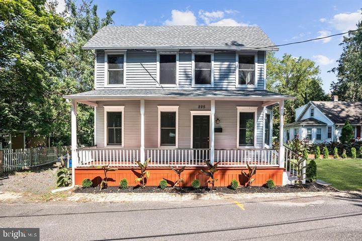 225 Frenchs Avenue - Photo 1