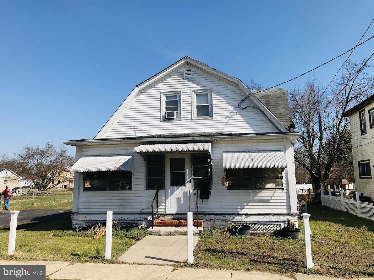 137 Lawrence Street - Photo 1