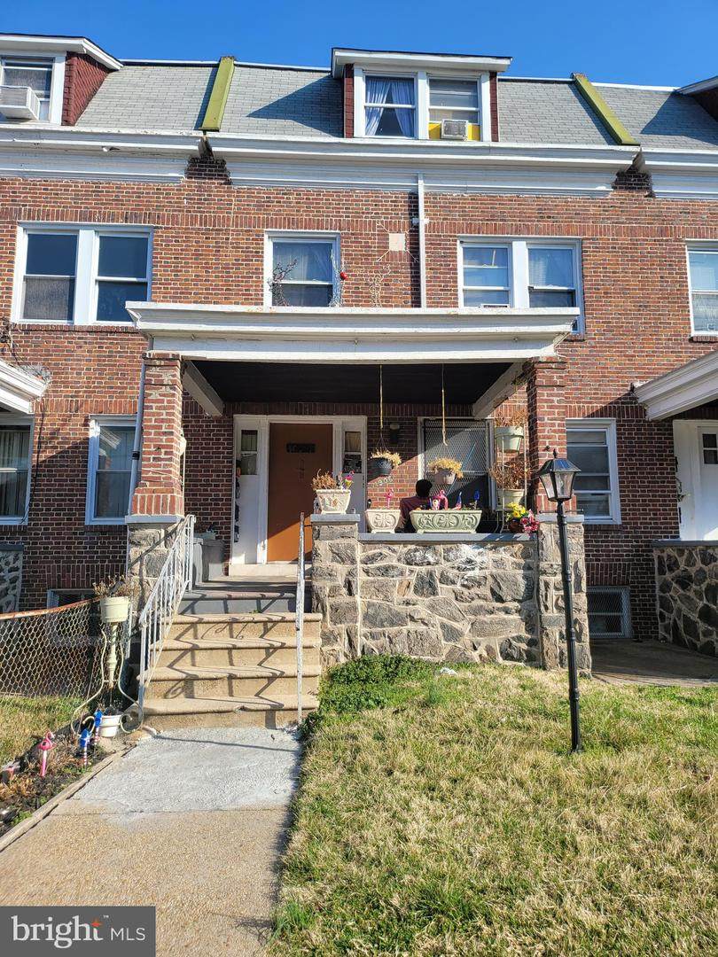 1906 31ST Street - Photo 1