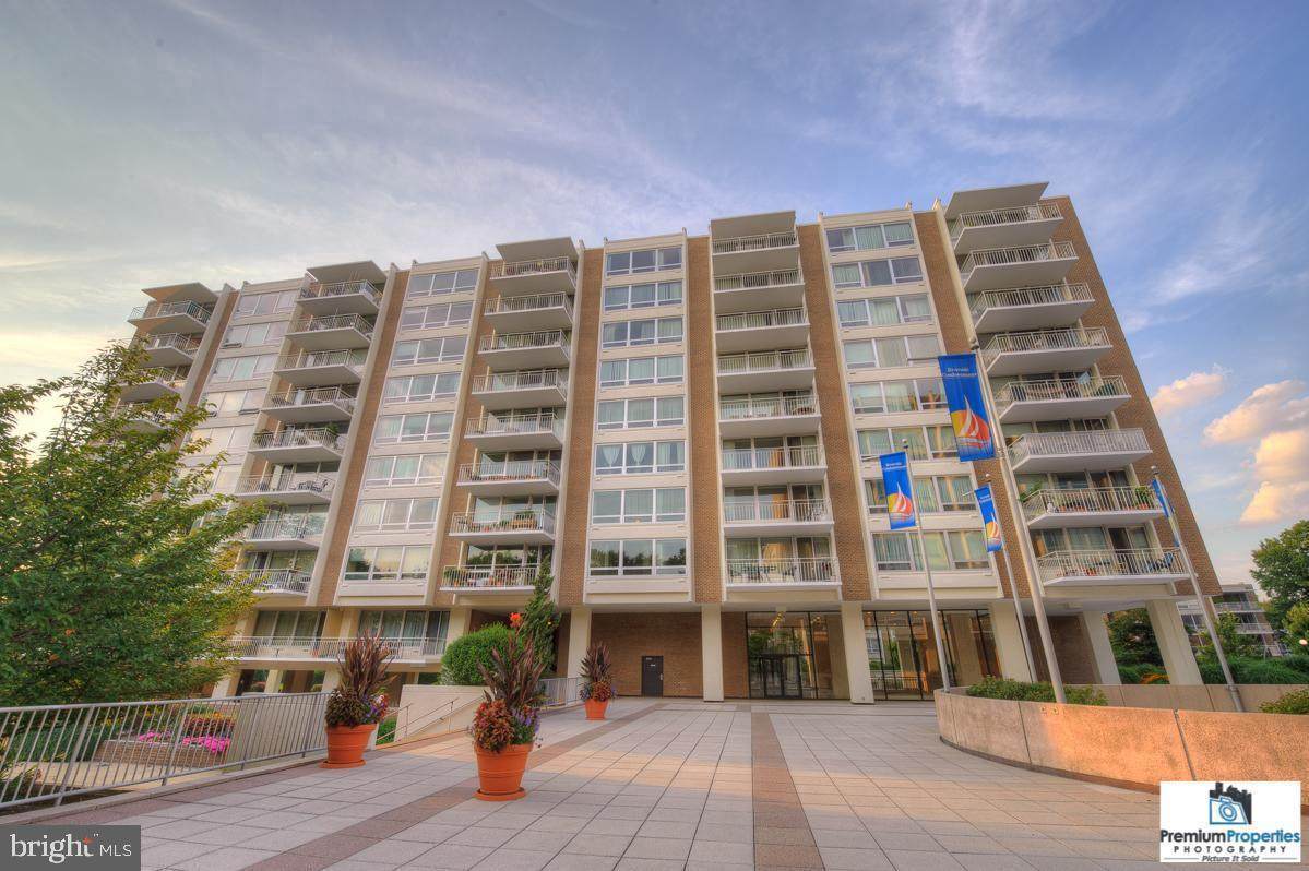 1425 4TH Street - Photo 1