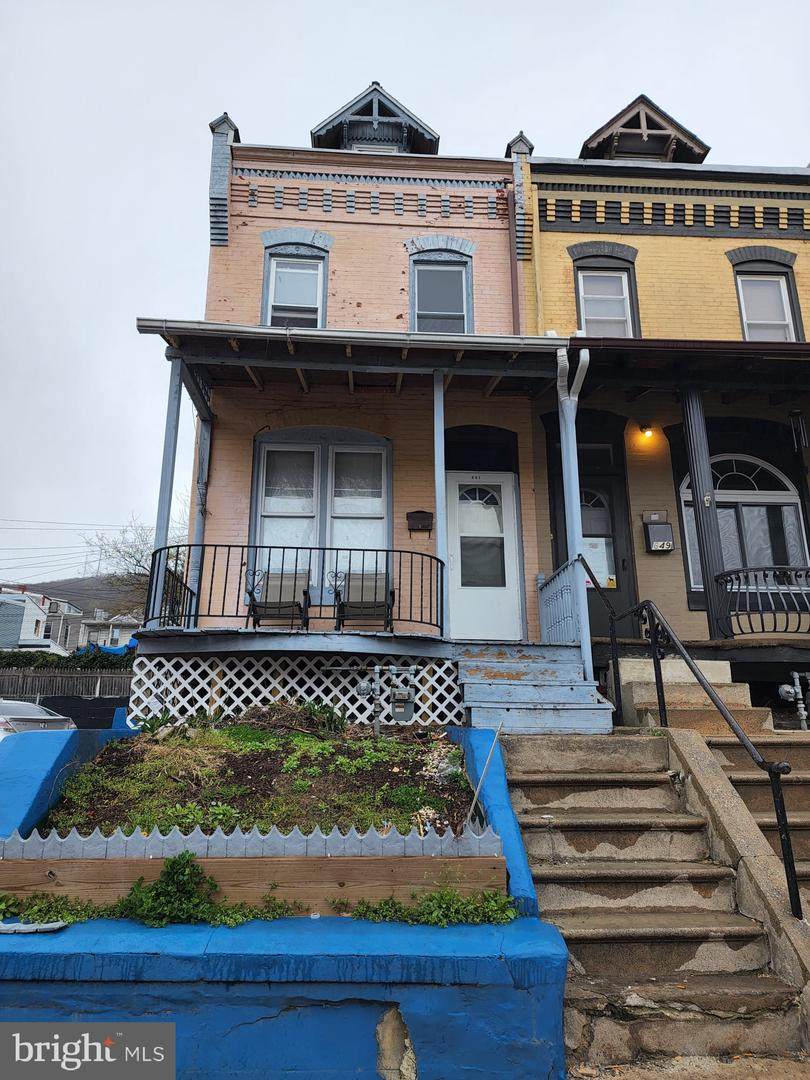 651 12TH Street - Photo 1