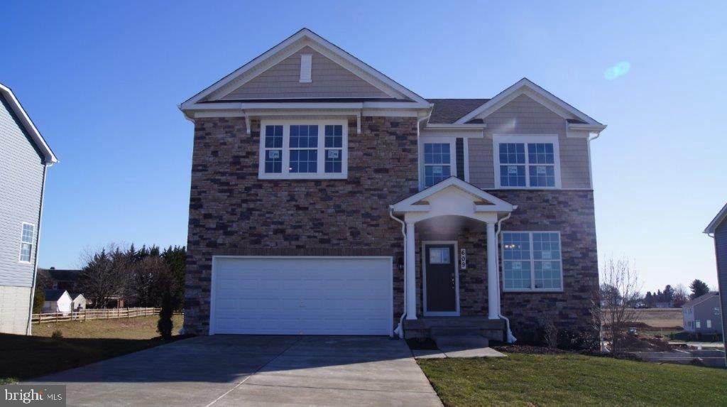 689 North Chandler Drive - Photo 1