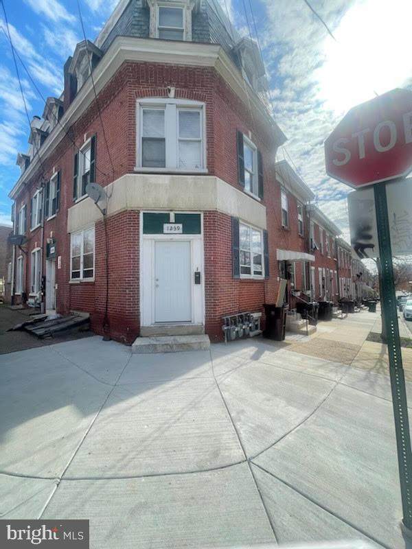 1239 Linden Street - Photo 1