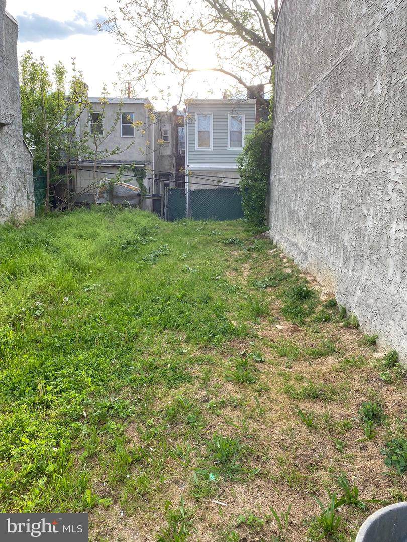 2844 Park Avenue - Photo 1