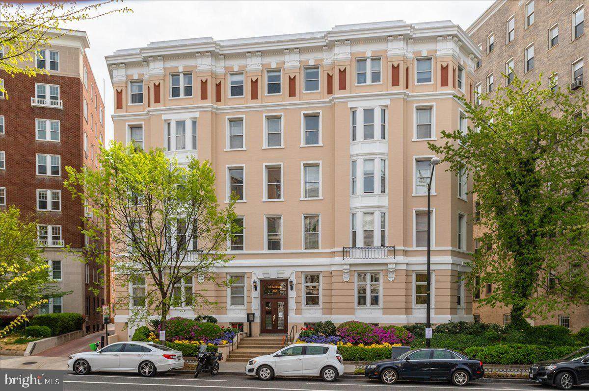 2006 Columbia Road - Photo 1