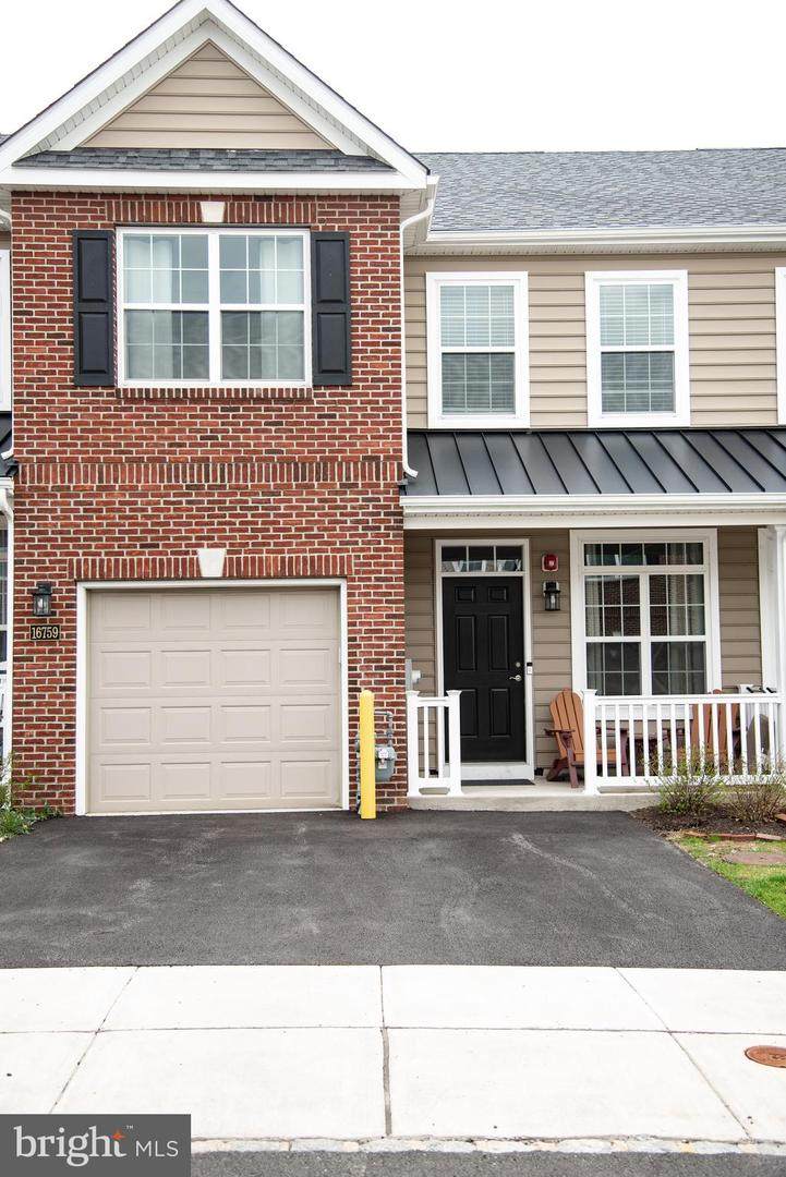 16759 River View Circle - Photo 1