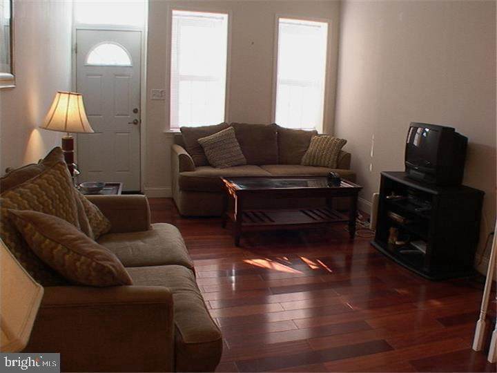 537 Wharton Street - Photo 1