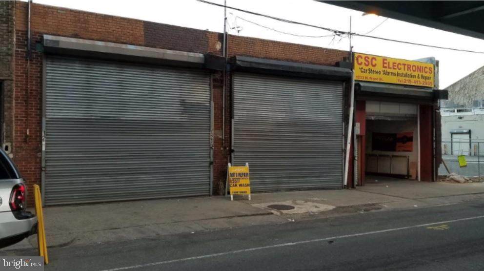 1233-37 Front Street - Photo 1