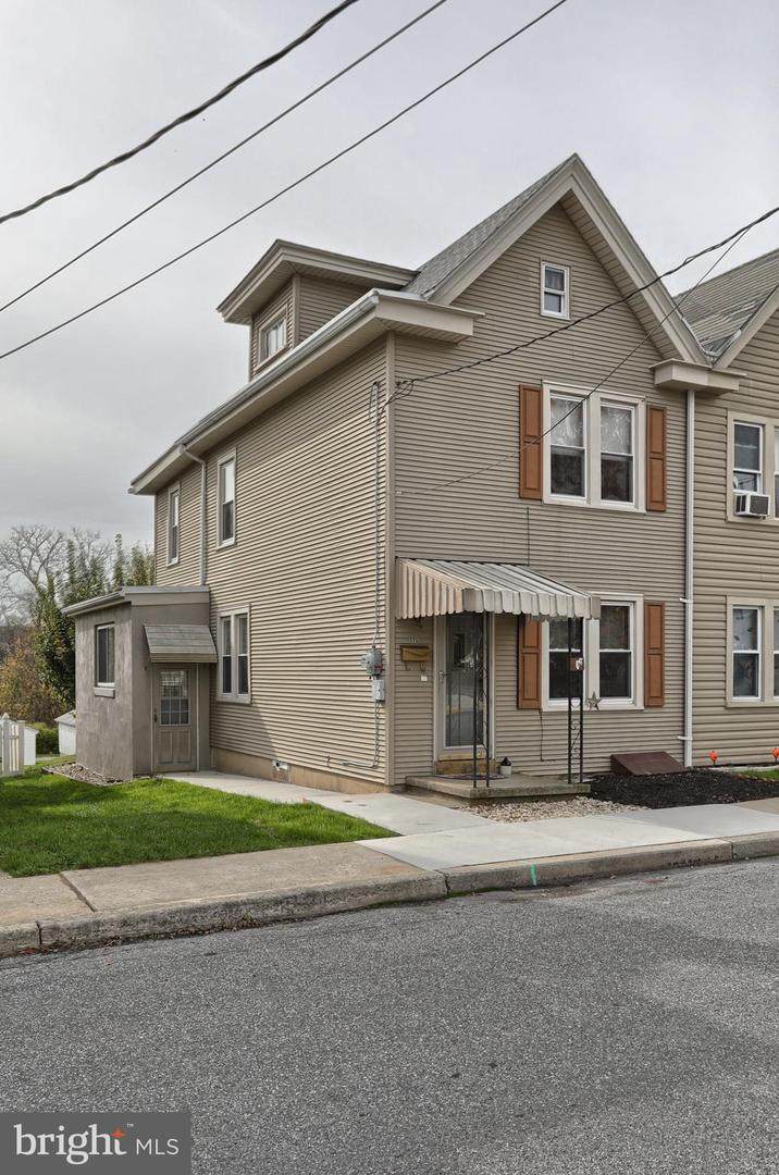 325 Independence Street - Photo 1