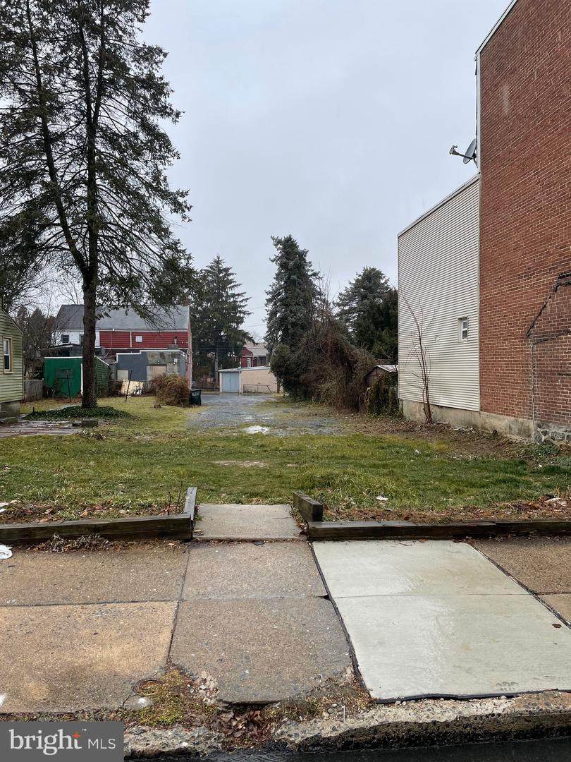 759 Manor Street - Photo 1