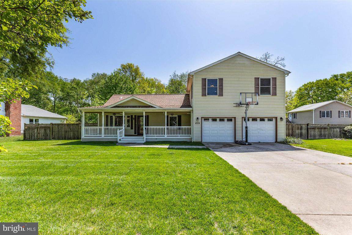 8729 Oak Leaf Drive - Photo 1
