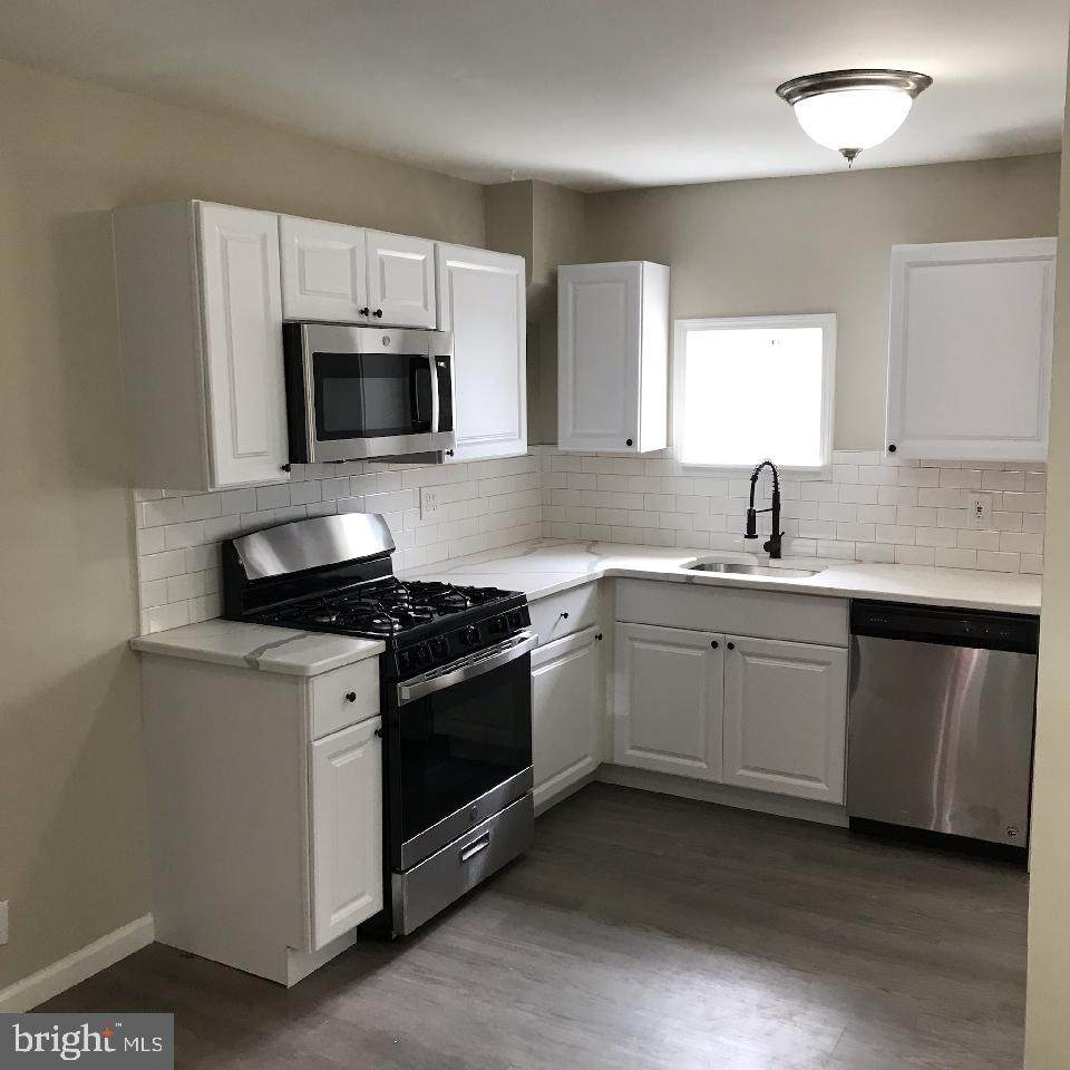 1002 Brown Street - Photo 1