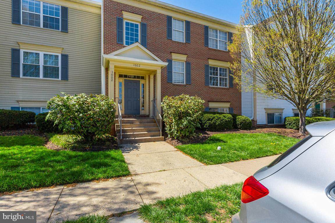 1002 Foxhunt Terrace - Photo 1