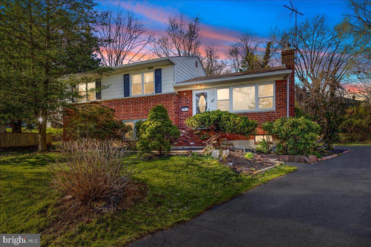 802 Shaw Court - Photo 1