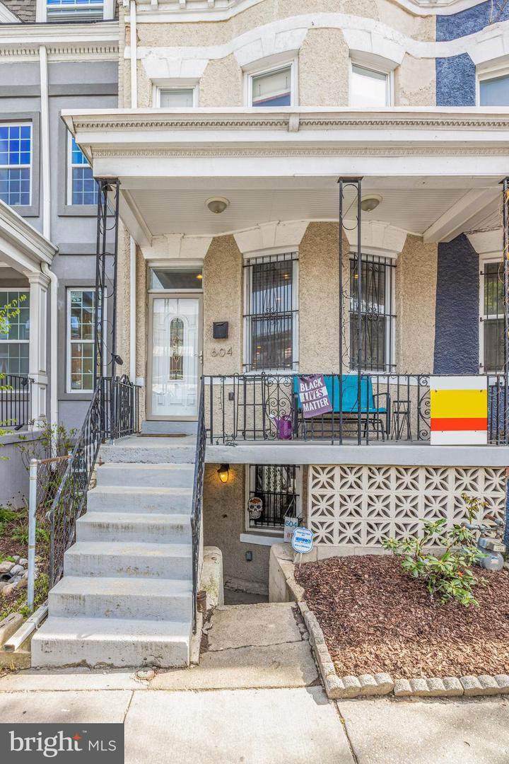 604 Harvard Street - Photo 1