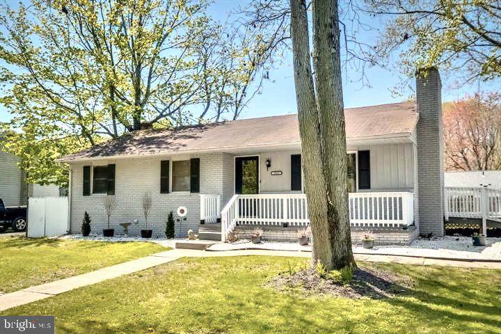 1945 Sue Ave - Photo 1