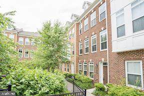 9652 Pullman Place - Photo 1