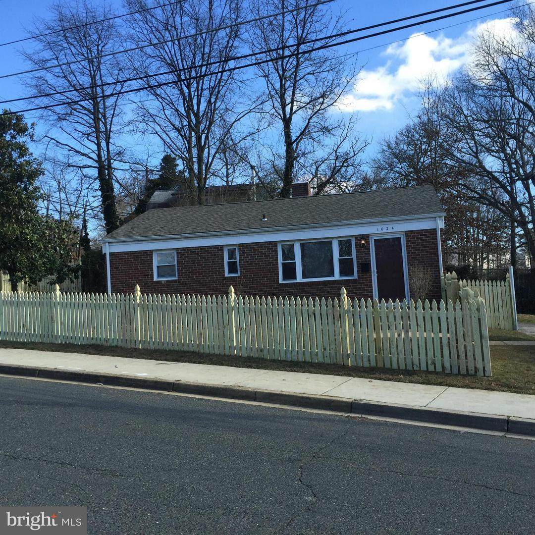 1024 Hill - Photo 1