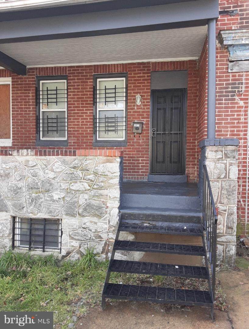 1603 Carswell Street - Photo 1