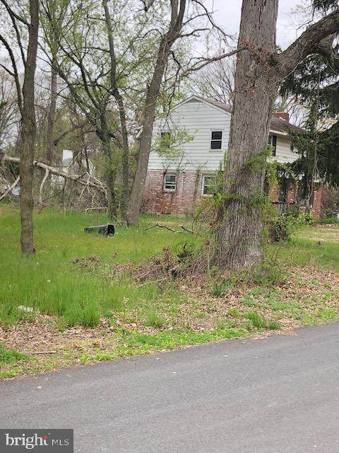 1053 Arbutus Avenue - Photo 1