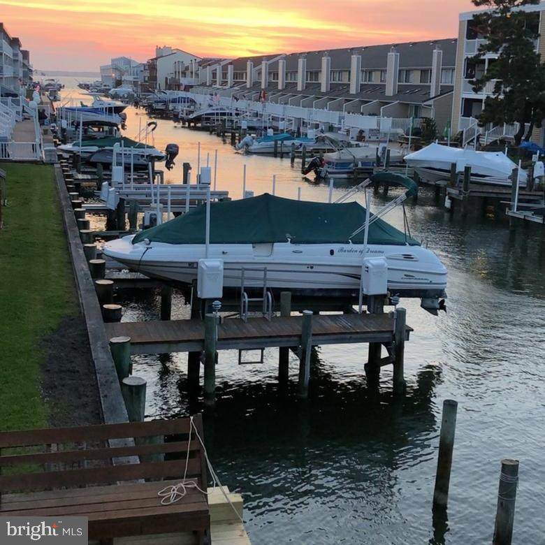 700 Mooring Road - Photo 1