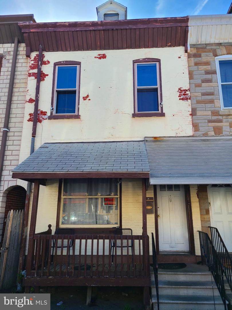 628 10TH Street - Photo 1