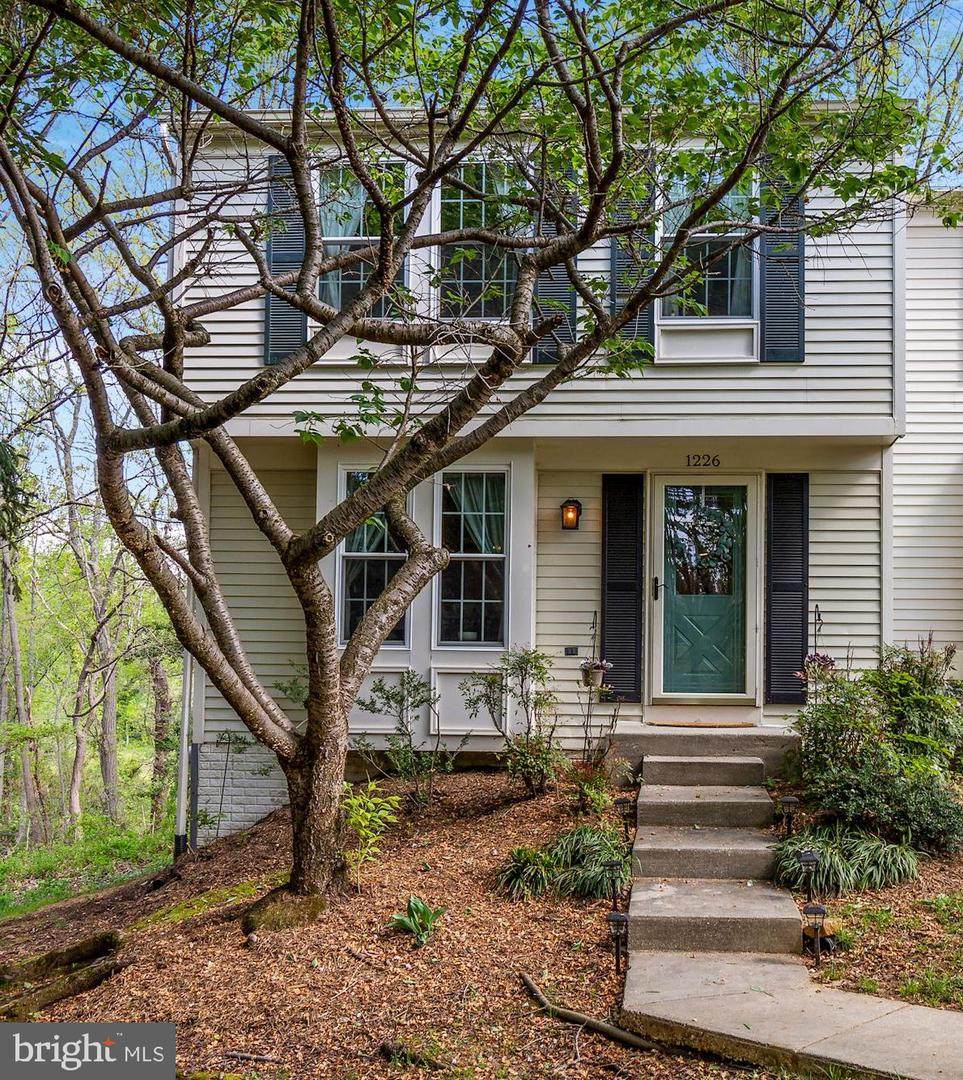 1226 Seminole Drive - Photo 1