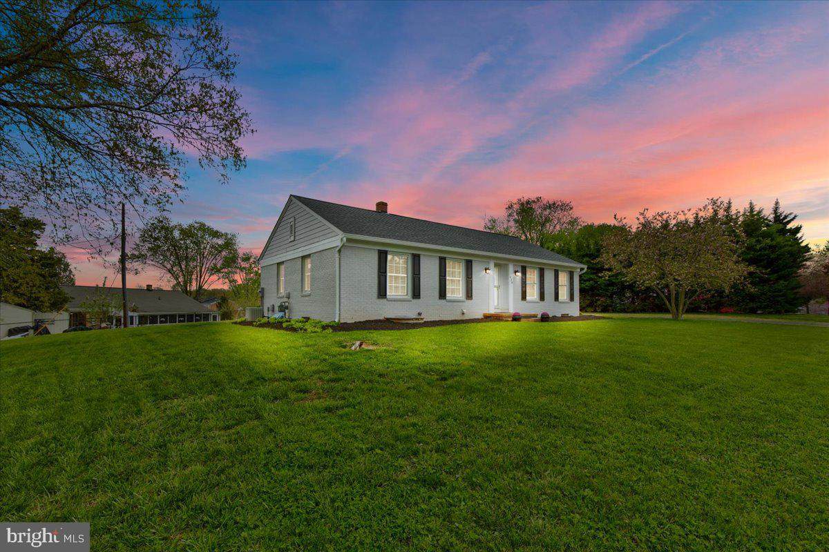 526 Mimosa Street - Photo 1