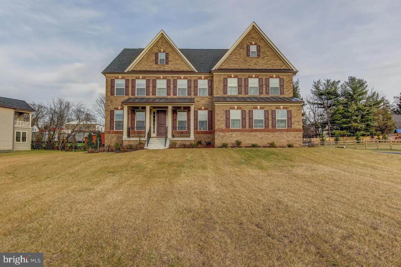 7025 Higgins Road - Photo 1