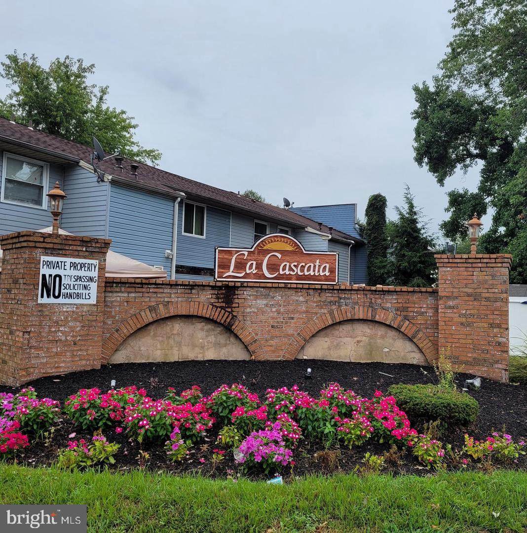 423 La Cascata - Photo 1