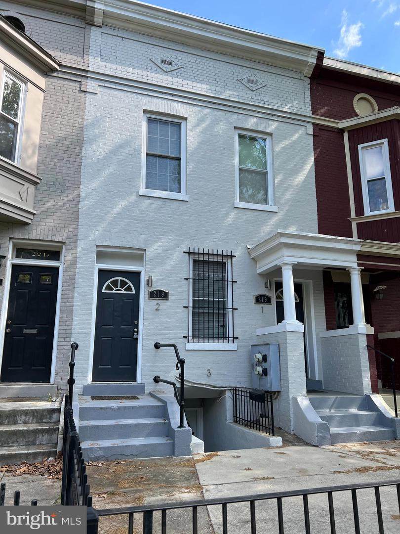 219 P Street - Photo 1