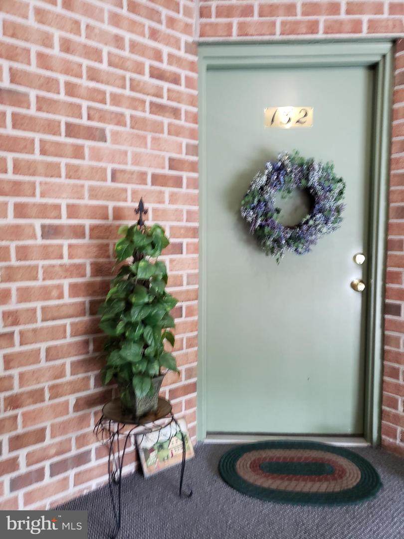 132 Jumpers Circle - Photo 1