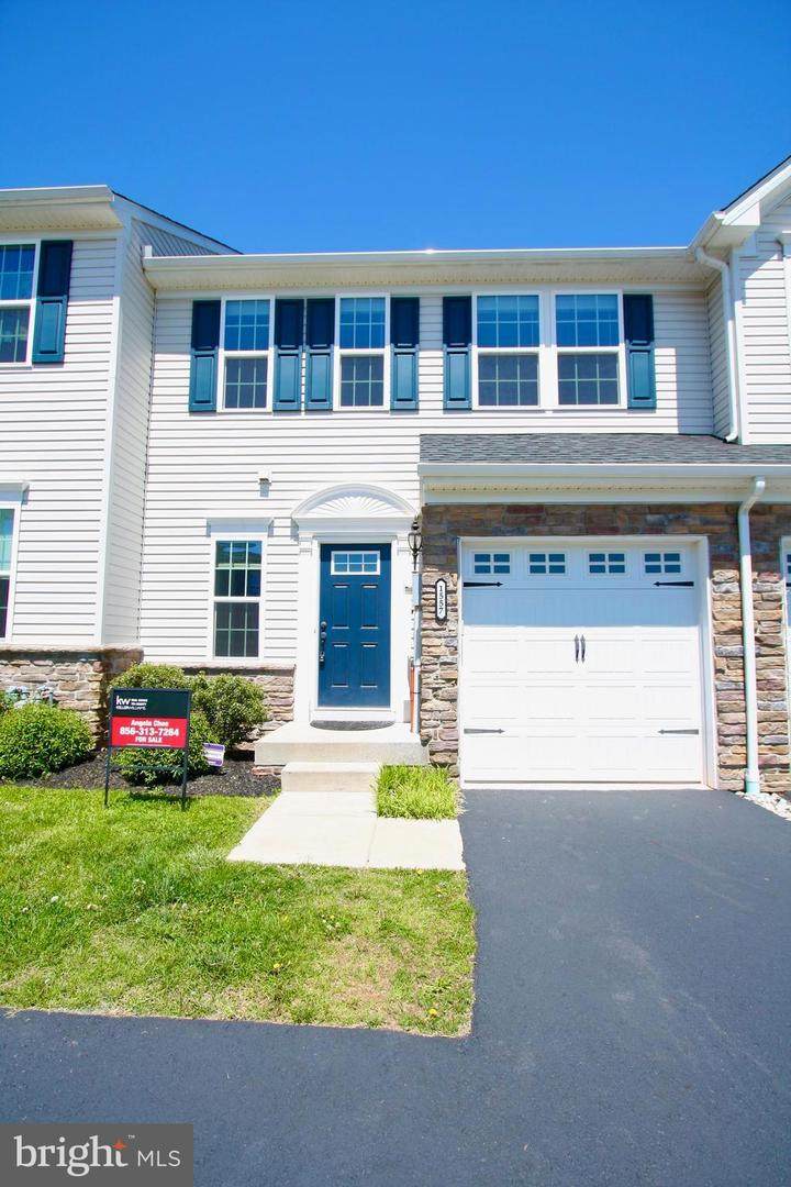 1557 Emily Court - Photo 1