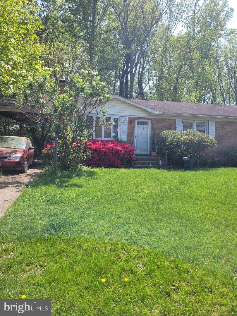 5902 Middleton Court - Photo 1