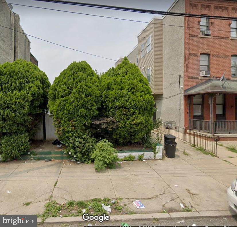 886 41ST Street - Photo 1