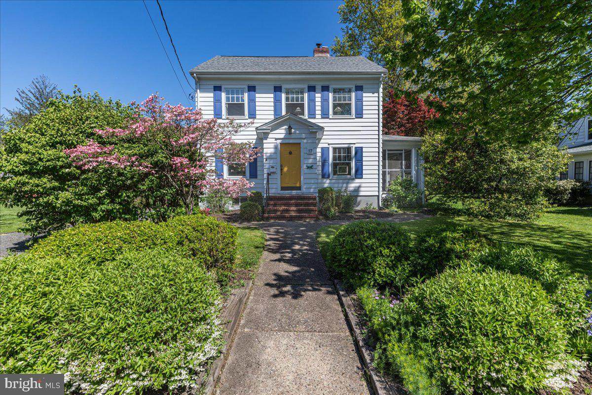 17 Monroe Avenue - Photo 1