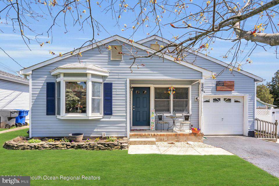 206 Keats Avenue - Photo 1