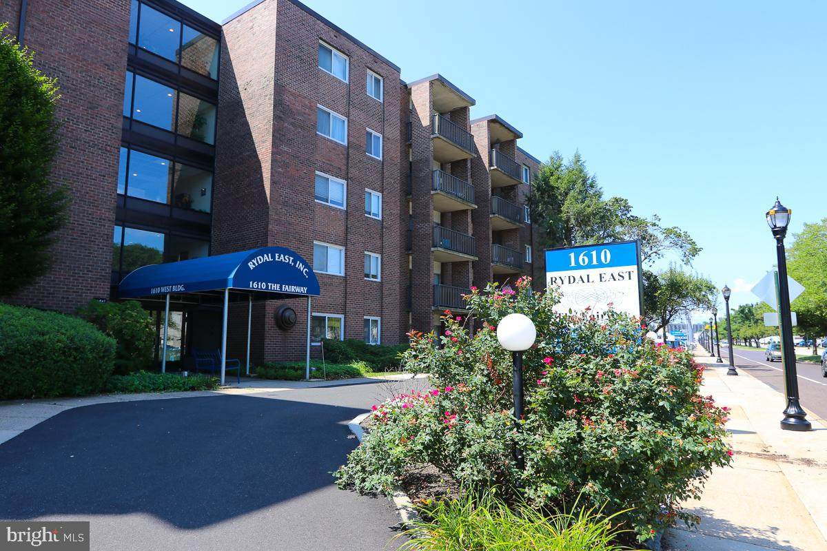 1610 The Fairway - Photo 1