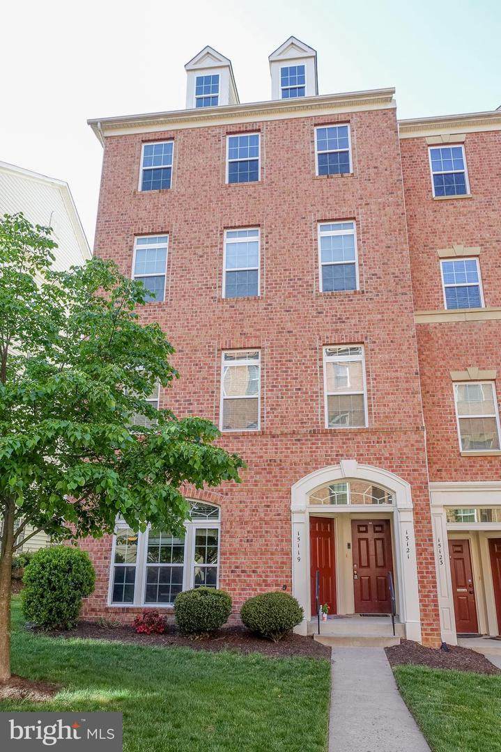 15121 Leicestershire Street - Photo 1