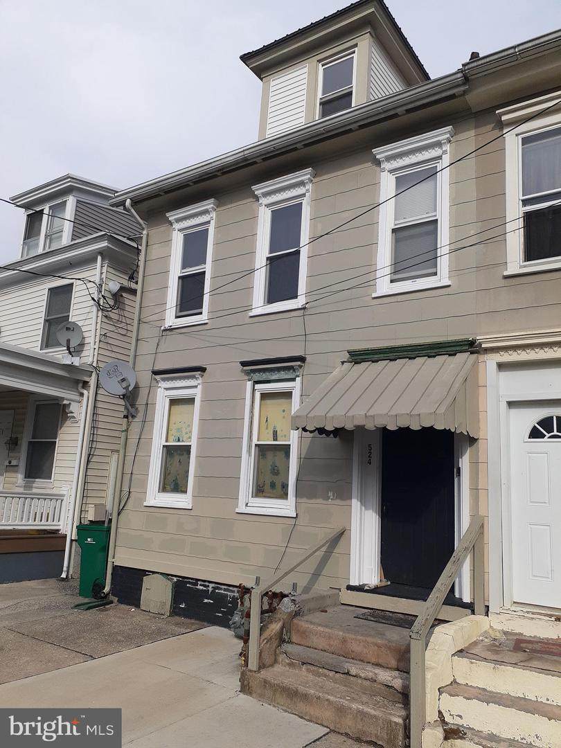 524 Spruce Street - Photo 1