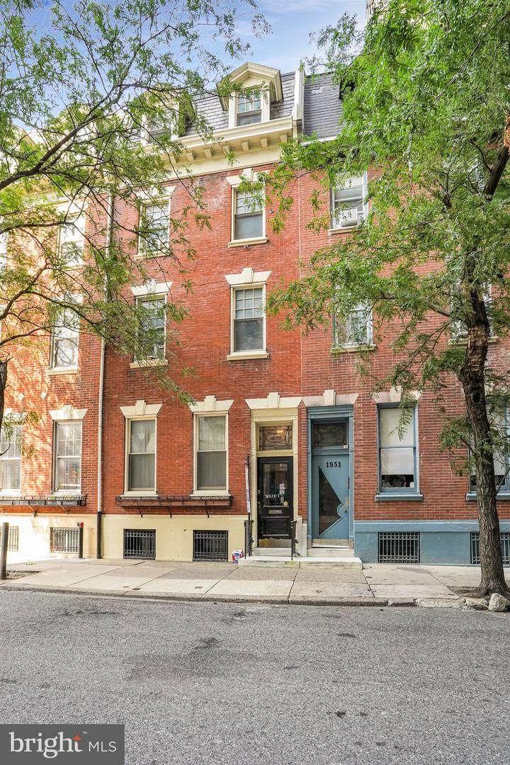 1953 Locust Street - Photo 1